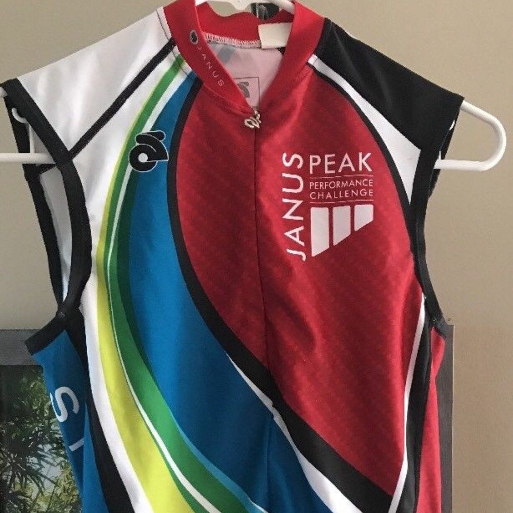 Janus Peak Bicking Top Ironman, (M FIT) NWOT